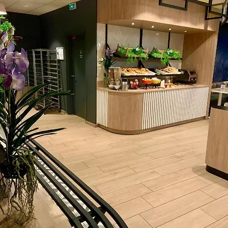 Porte Des Lilas 2* باريس