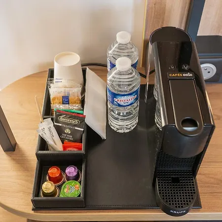 Porte Des Lilas فندق