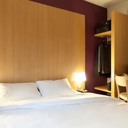 Porte Des Lilas 2* باريس