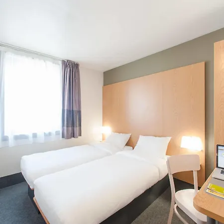 Porte Des Lilas Hotel 2*