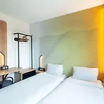 Porte Des Lilas Hotel