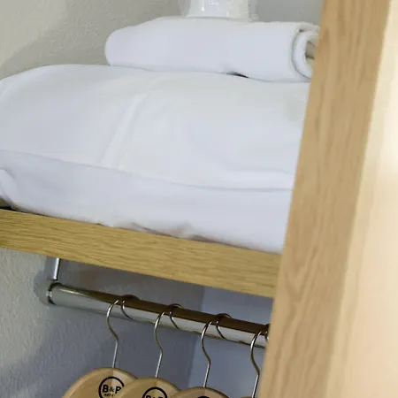 Porte Des Lilas Hotell 2*