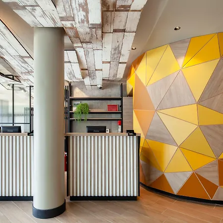 Porte Des Lilas Hotell