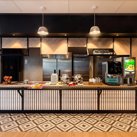 Porte Des Lilas Hotell Paris