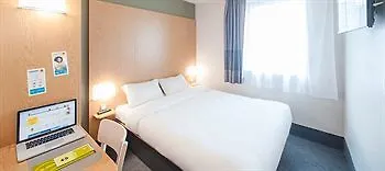 Porte Des Lilas Hotel