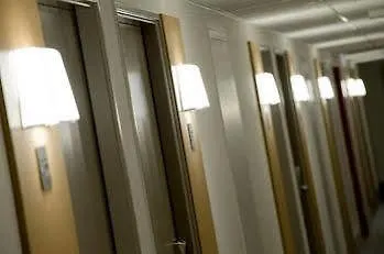Hotel Porte Des Lilas 2*