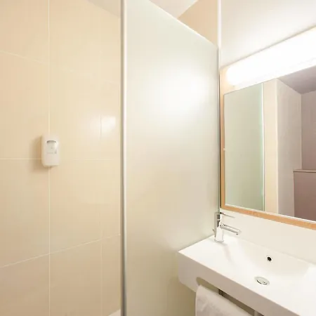 Hotell Porte Des Lilas 2*