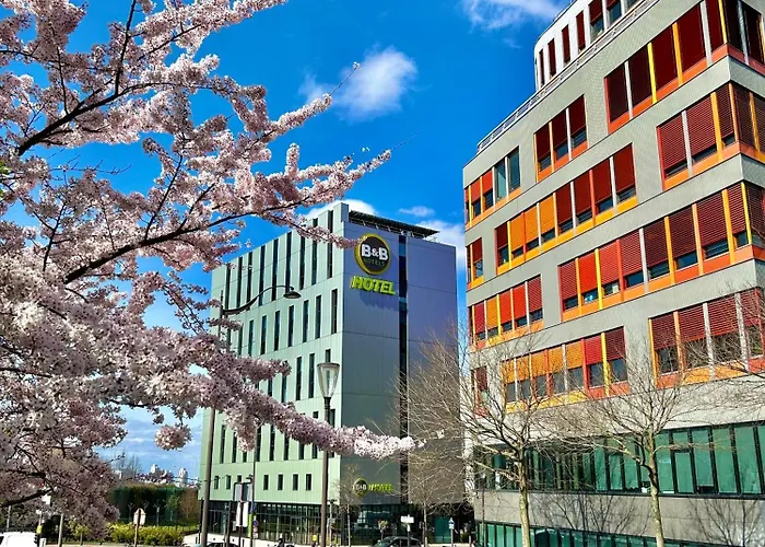 Porte Des Lilas Szálloda