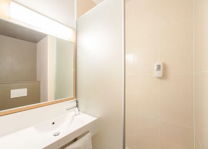 Szálloda Porte Des Lilas