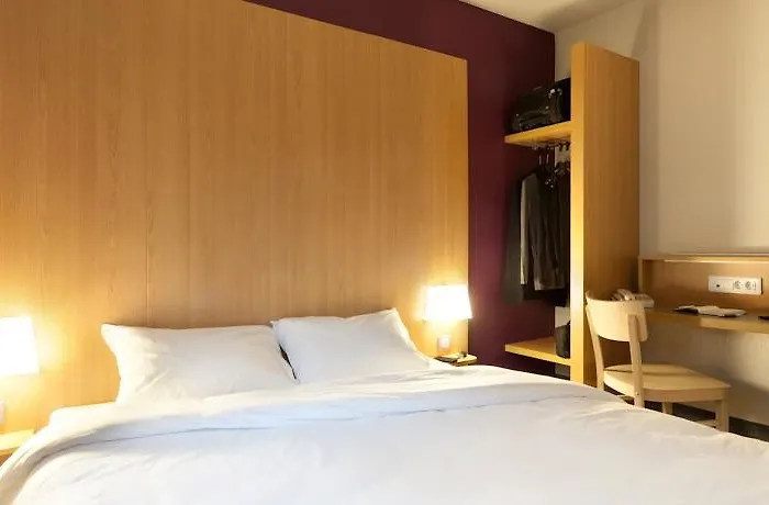 Porte Des Lilas 2* Párizs