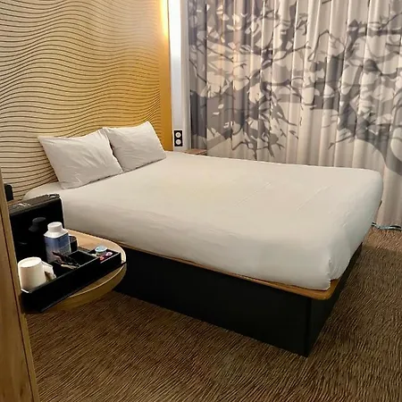 Porte Des Lilas 2* باريس