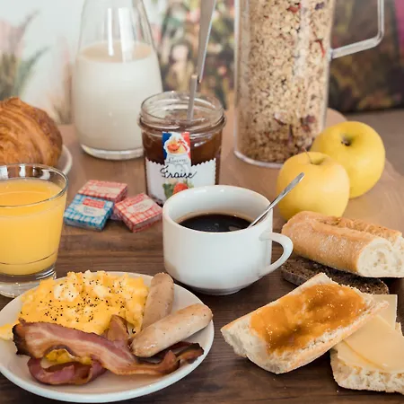 Porte Des Lilas Hotel Paris